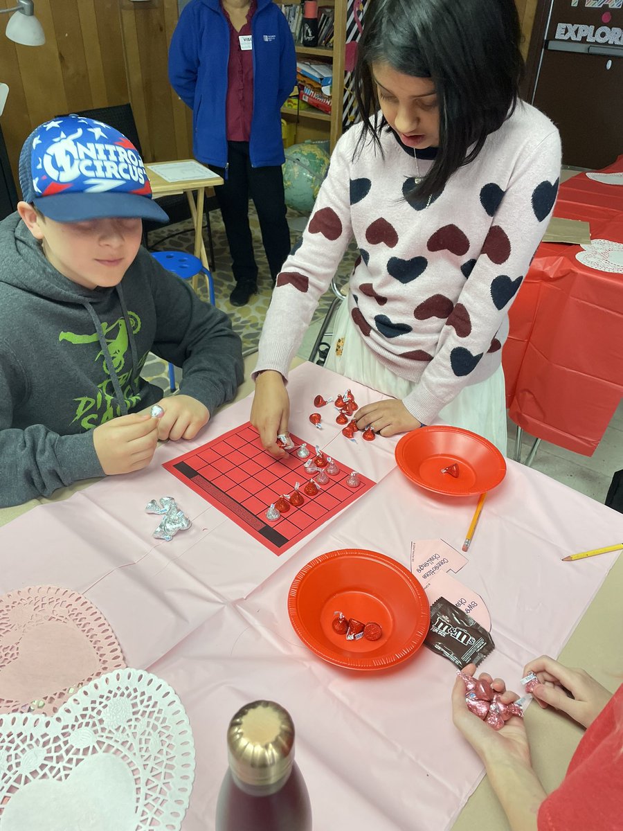 mchristensen55's tweet photo. I ❤️ math and science day at OCE. Thank you to my parent volunteers!! @OliveChapelElem https://t.co/qY3laWOzPC