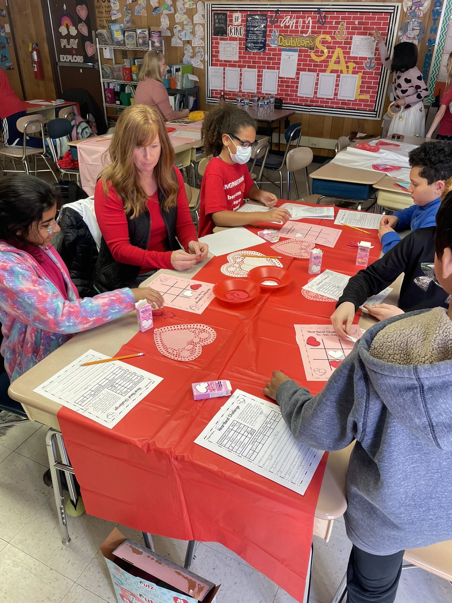 mchristensen55's tweet photo. I ❤️ math and science day at OCE. Thank you to my parent volunteers!! @OliveChapelElem https://t.co/qY3laWOzPC