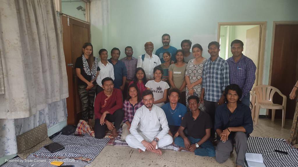Sunilivane's tweet photo. Met justice Chandru in chennai, Justice Chandru is well known for his work with Irula tribes of Tamilnadu.
Recently released film Jai Bhim is based on his case when he was lawyer.
Had very thoughtful talk with him on dravidian ideology and his experience on community work
#disom https://t.co/1AKU9DO3fc