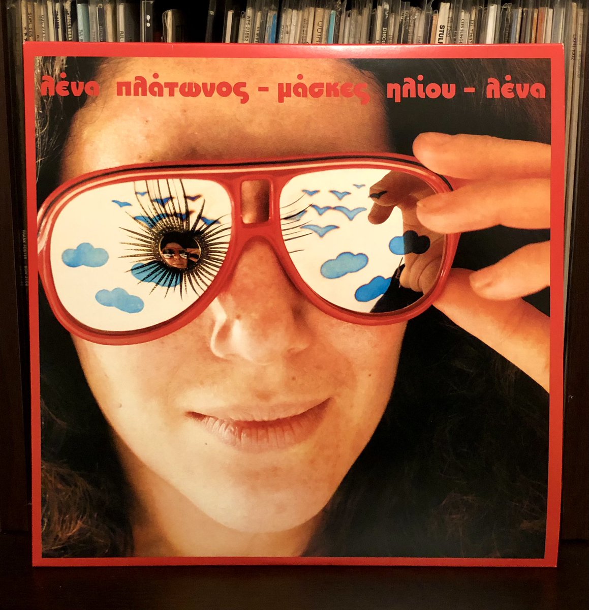 石神井からグッドモーニング。
昨夜はギリシャシンセウェイヴの母レナ・プラトナス、magnetic fieldsステフィンが豪華ゲストVoを結集したシックスス、ミニマルハウス作家リカルドといずれも隠れすぎた名盤を満喫。
今朝はライブを観たいペイヴメントのこの傑作からスタート。  