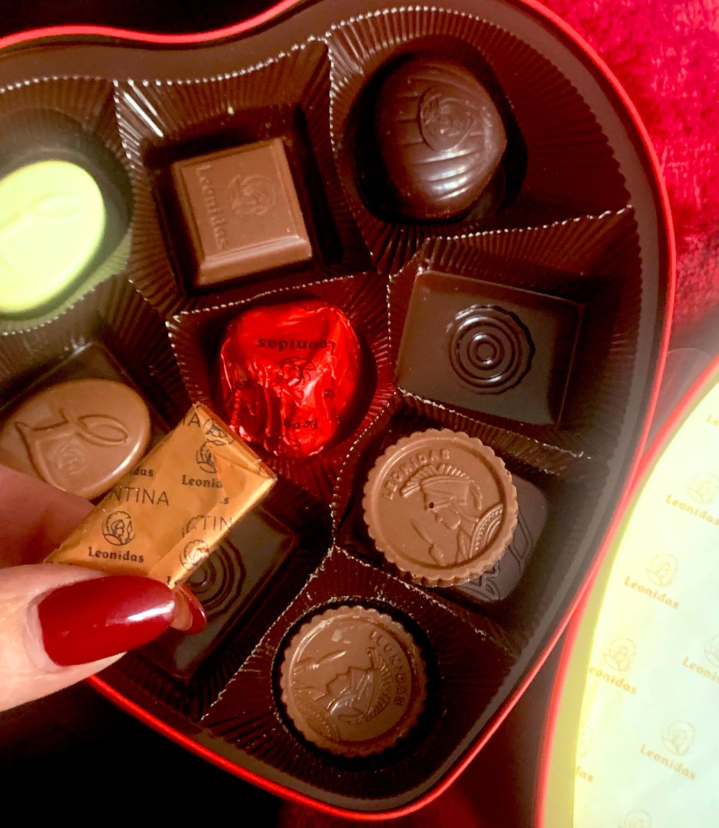 mary_tomillero's tweet photo. Hmm😋Happy #14february #loveday🫶🏼
#belgianchocolates 🫶🏼 https://t.co/JqHw81m86r