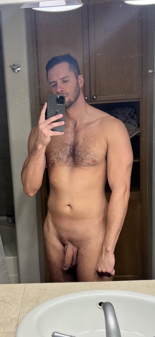 Will you be mine? https://t.co/UmuTSy0U17