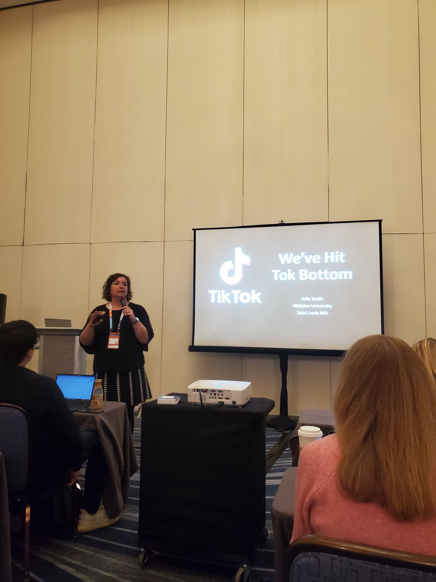 MissKtech's tweet photo. LETS GO @julnilsmith ! #ideacon #d62learns https://t.co/k9ngwdaUhB