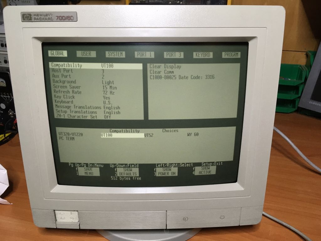 Ar sveicieniem sirsniņsvētkos uzelpojis HP 700/60 (1987) videoterminālis, kas mūsu kolekcijā iebrāzās jau vasarā, bet tad lēnām atkopās.