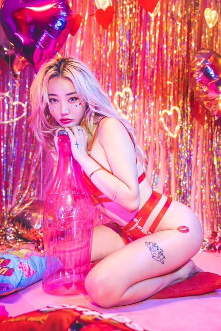 Happy Valentine&rsquo;s Day. Ily https://t.co/bQ76hdOCIj