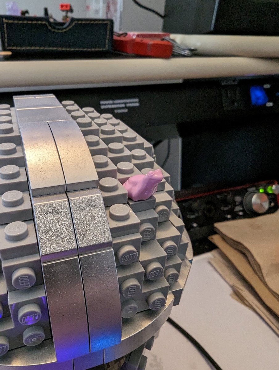 TaylorShadow22's tweet image. Me and my partner built the Lego Bonsai tree for Valentine's day and there was a left over pink from and felt Mando deserved a little buddy.
#TheMandalorian #pedropascal #legomandalorian #lego #legobonsai 
@themandalorian