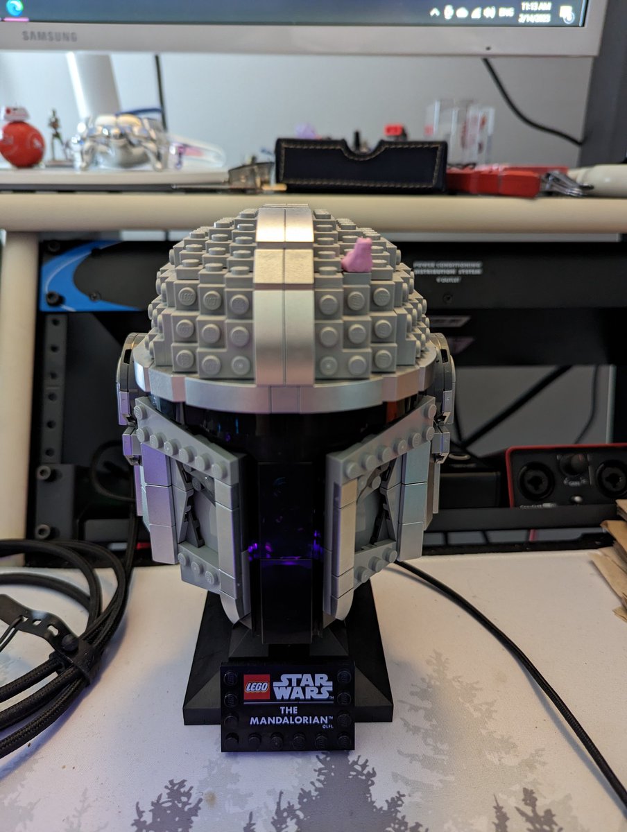 TaylorShadow22's tweet image. Me and my partner built the Lego Bonsai tree for Valentine's day and there was a left over pink from and felt Mando deserved a little buddy.
#TheMandalorian #pedropascal #legomandalorian #lego #legobonsai 
@themandalorian