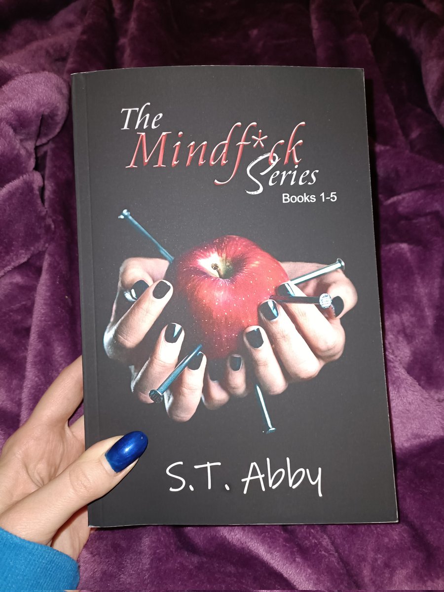 luxbambi's tweet image. no to jest coś pięknego 🖤
#twitteroweksiążkary 
#TMFS