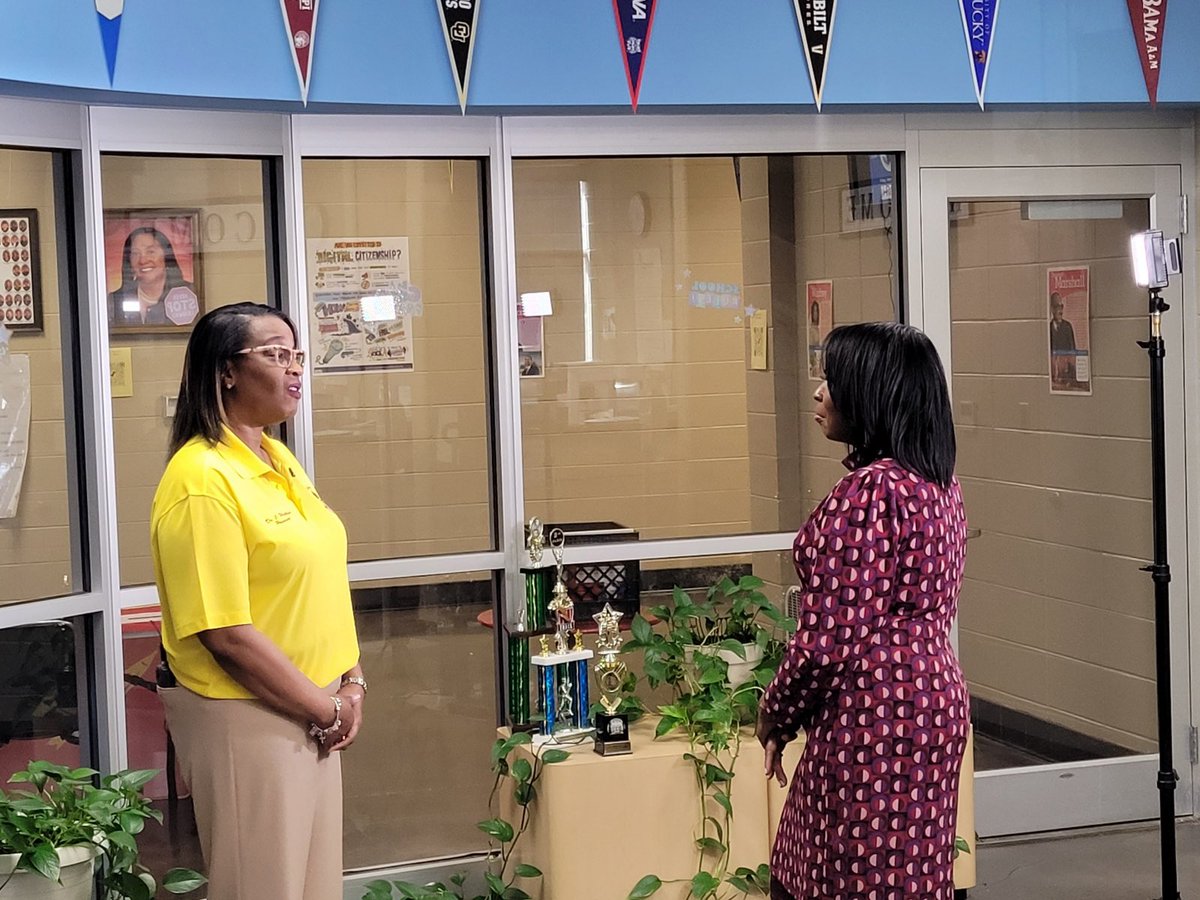 WestEndAcadBham's tweet photo. @WestEndAcadBham we are hosting our 2nd Annual, “Men Can Read Too”- we had @WBRCnews Sarah Verser to visit with us to capture the moment for TV! #BCSstrong #weaRockets @ChandraBlackmo8 @DrMarkSullivan @BhamCitySchools @4newzscoop https://t.co/usD5Czhunm
