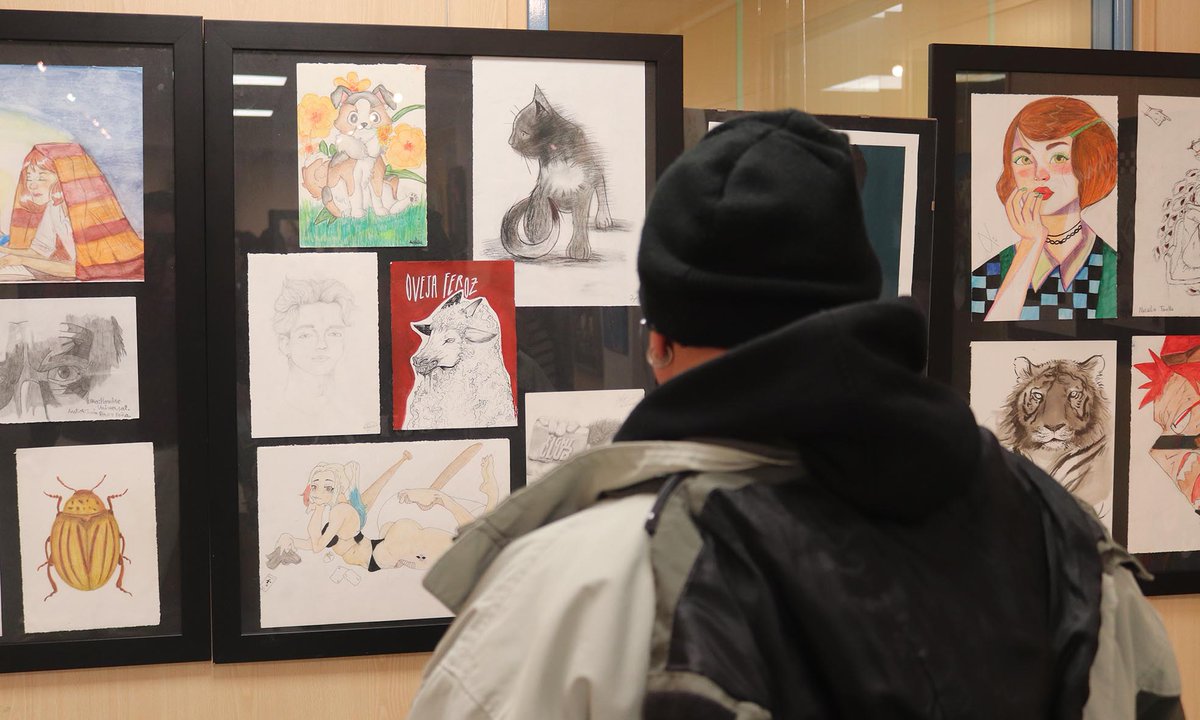 aytocabanillas's tweet photo. CASI 130 OBRAS COMPONEN LA EXPOSICIÓN «OBRA POR ARTISTA» DE ECUADOR DE CURSO

- La Escuela de Arte de "ArteRenace" ofrece una nueva muestra con trabajos de sus alumnos y alumnas, de todas las edades.
- Visitas hasta el 24 de febrero.
#CabanillasSeMueve

https://t.co/DWxprAuk3Q https://t.co/gXqbZNW0vf