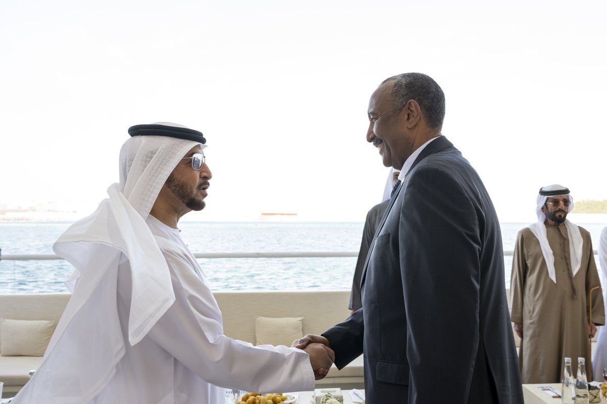 _hhmbz1's tweet photo. - #رئيس_الدولة يستقبل الفريق أول عبد الفتاح البرهان رئيس مجلس السيادة الانتقالي في السودان ويبحثان العلاقات الأخوية وفرص تعزيز التعاون والعمل المشترك بين #الإمارات و #السودان في مختلف المجالات بما يخدم أهداف التنمية وتطلعات البلدين.

#hhmbz1 🇦🇪 https://t.co/YaPTKgwUdz