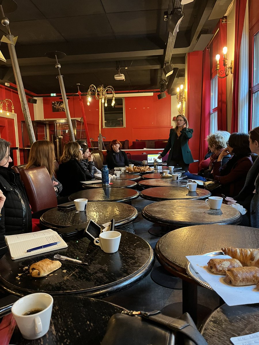 Nathalie2Courcy's tweet photo. Ravie d’avoir participé, avec d’autres #Expertes de la Base @2gapF, à la session de #PitchCoaching animée par @Heloiselauret 👏🏻

Merci @claire_poirson pour l’organisation 🙏

Coucou les #médias 👋
Invitez-nous, on arrive !
#EgalitéFH 

@ChChiroux @GroupeTF1 @groupefrancetv https://t.co/jPrN8o3yJM