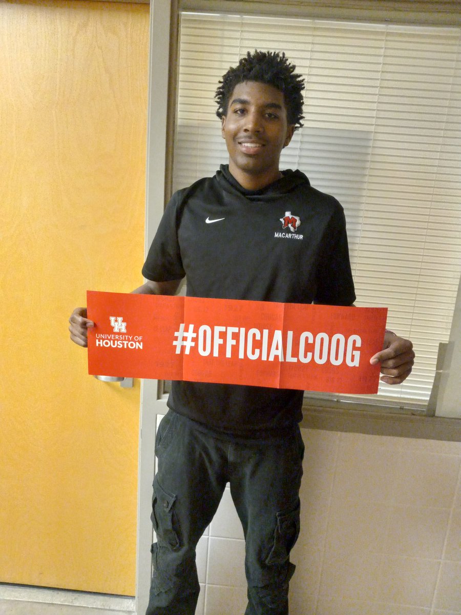 MacArthur_hoops's tweet photo. COLLEGE-BOUND! Congratulations to Isaiah Boykin on his acceptance to Baylor University, University of Houston and University of North Texas! 
@IISDAthletics
@IrvingISD
@MacArthurCards @MacArthurTX https://t.co/KNAJ0PmkrP