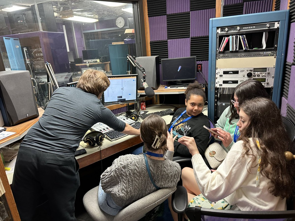 DrewSmithSports's tweet photo. It’s #KSPA day @KState with @kstatemediacomm hosting budding high school journalists in video, audio, marketing, newspaper and yearbook. @kstatecollegian and @Wildcat919FM teaching some of these great students! https://t.co/5ARNneL79S