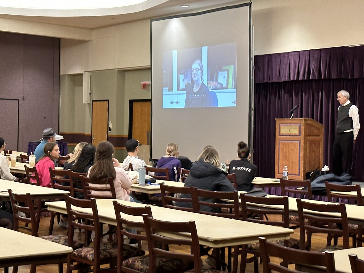 DrewSmithSports's tweet photo. It’s #KSPA day @KState with @kstatemediacomm hosting budding high school journalists in video, audio, marketing, newspaper and yearbook. @kstatecollegian and @Wildcat919FM teaching some of these great students! https://t.co/5ARNneL79S