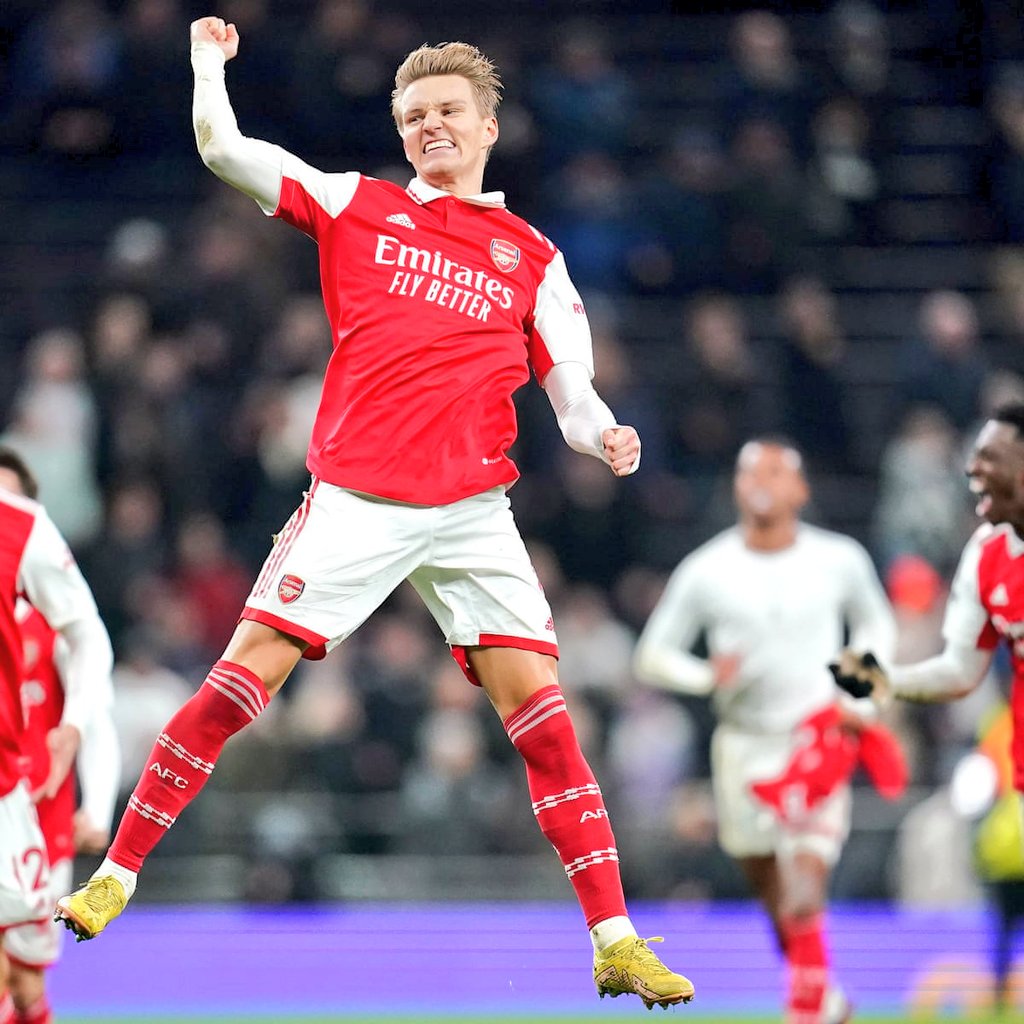 londonlunihan's tweet photo. 🚨Arsenal fans with less than 5,000 followers?  Follow me, Reply this tweet with #COYG RETWEET and let's follow you back. 🚨 https://t.co/ngWY6Uyyf2
