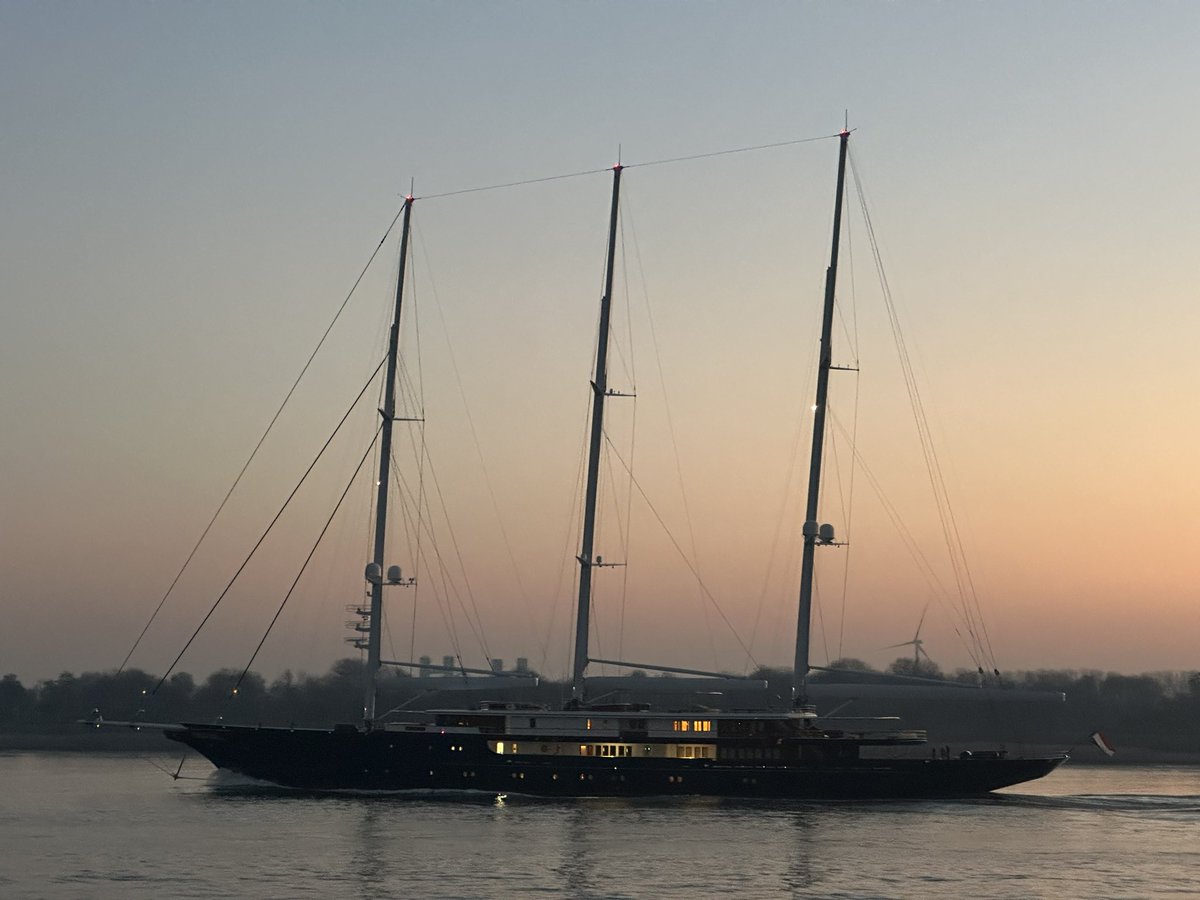 CvantHoff's tweet photo. Jeff Bezos’ megayacht Koru returning from sea trials. https://t.co/wx6ZI8gCkO