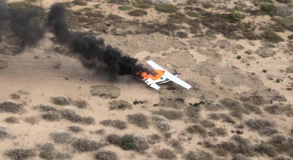 dhernandezlarez's tweet photo. #FANB despliega medios aéreos de combate y neutraliza aeronave HOSTIL en Falcón, conforme al Art. 3 de la Ley de Control para la Defensa integral del Espacio Aéreo. La misma carece de plan de vuelo, transponder   desconectado y no estar autorizada por las dependencias nacionales. https://t.co/VedBcDUlmK