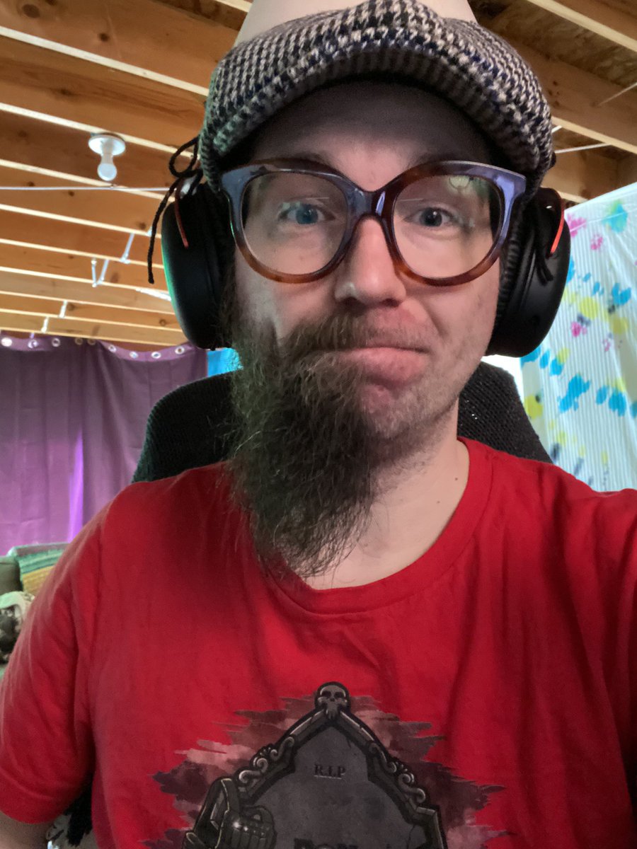 Dontoni_Lamb's tweet photo. Made it to day two and chat chose how I would shave my beard…half and half for the win! Subathon continues!

twitch x dontoni_lamb https://t.co/mIQqMcbonN