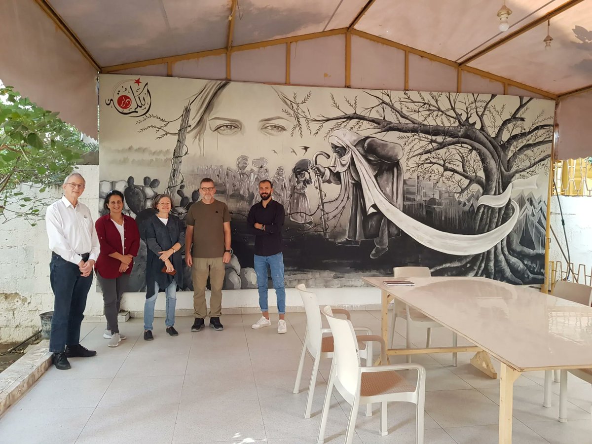 globaldiakoni's tweet photo. I SPÆNDINGEN MELLEM HÅB OG HÅBLØSHED
I #Gaza er der flere end 350.000 børn med traumer. Behovet for et frirum 🧡 er enormt. Læs her om hvordan #kunst har været med til at skabe et #frirum for børn og unge med traumer.
https://t.co/pfOKcJBKVz https://t.co/RRAt6SK1e5