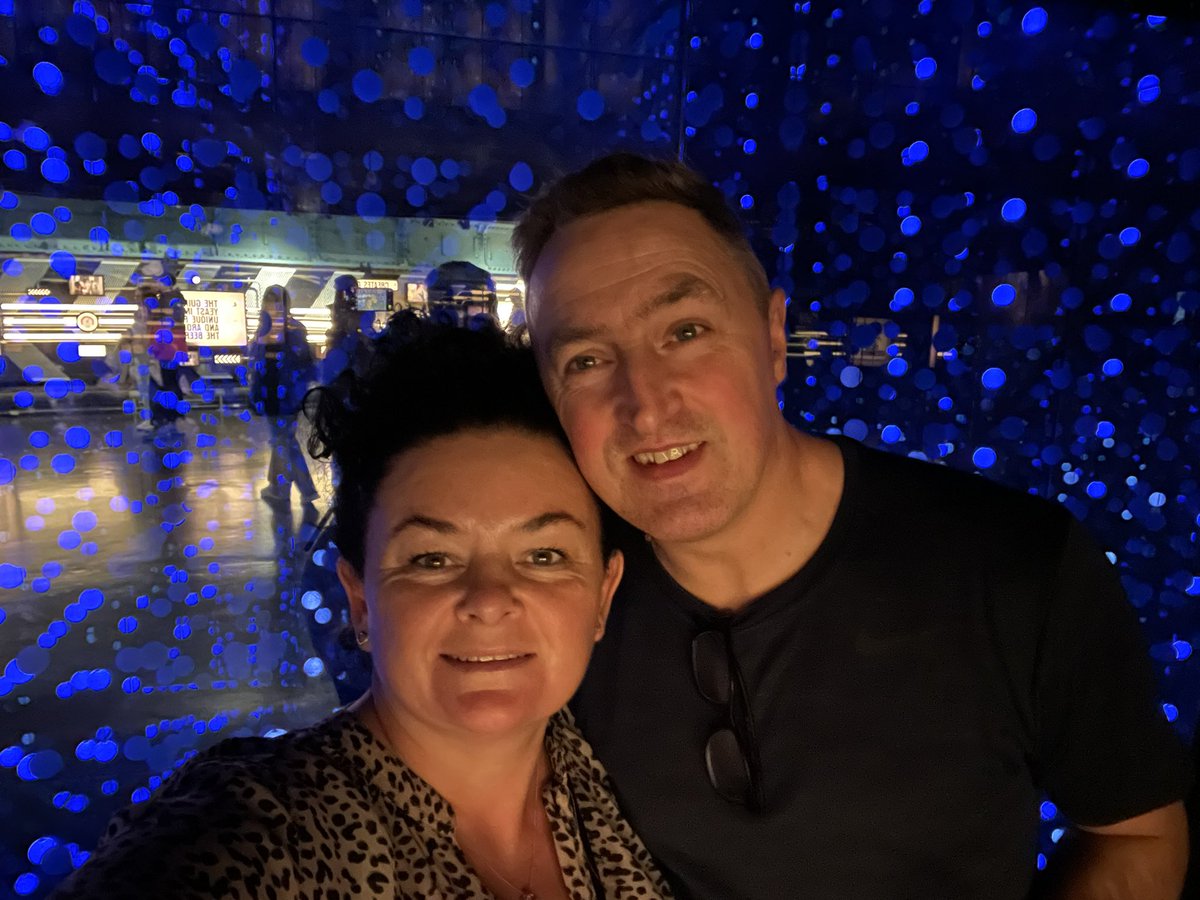 AmandaJane75's tweet photo. Happyyyyyy 50th @geonobby It’s nearly a wrap for Dublin and what a fab time it’s been! 💚 The last night is for dancing…🕺☘️🍻
Happy Valentines Day too ♥️ https://t.co/SXumUsJuYD