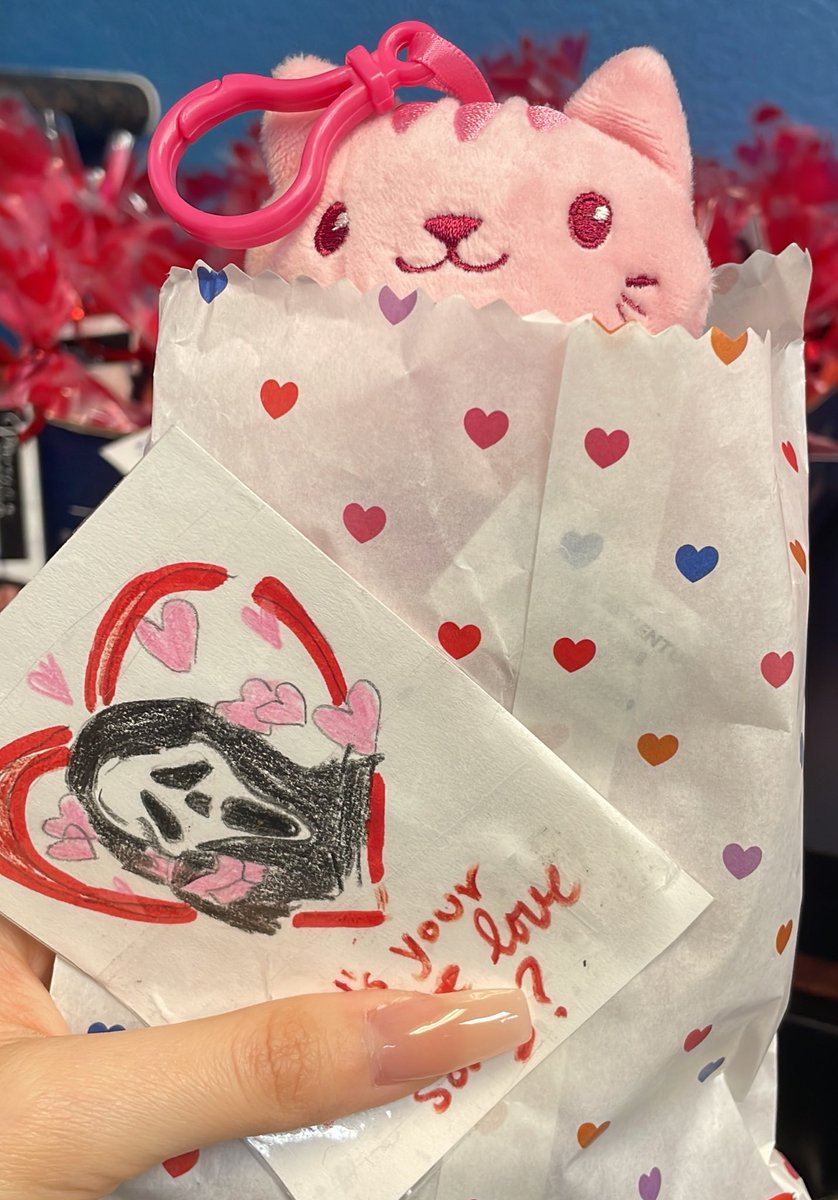 My little sister is so cute 🥺she made me a little valentine baggy  💕✨