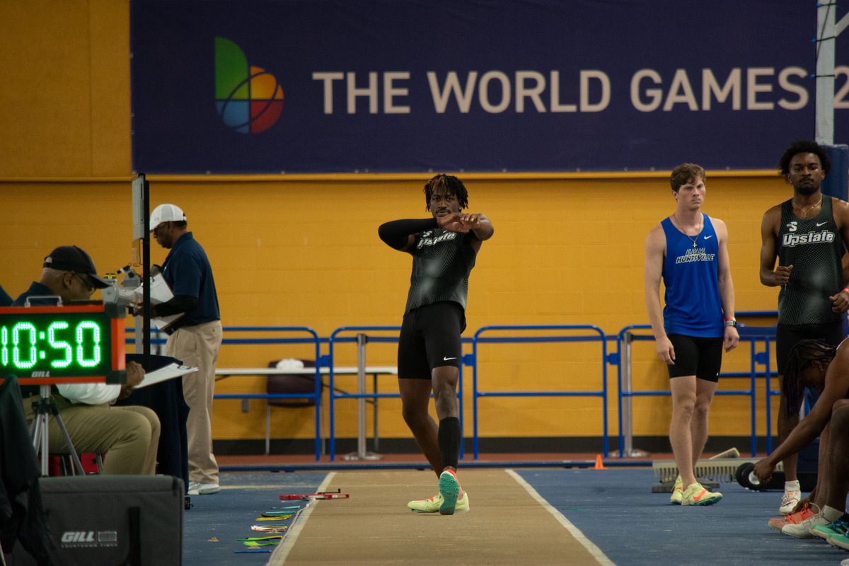 BryceRavenell's tweet photo. Never regret a day in your life:
good days give happiness, bad days give experience, worst days give lessons, and best days give memories. 
.
.
.
#trackandfield #longjumper #patient #Godstiming #stillgoing #beyourself #StayStrong 

GRANNYBABY💙💜 https://t.co/Zta5A1BS2l