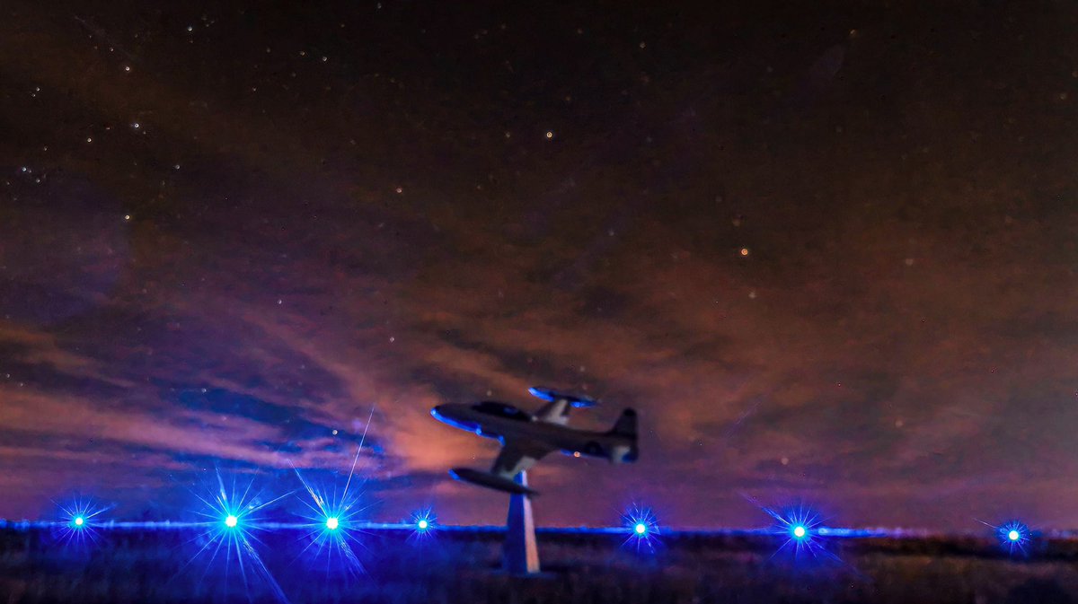 marsh413's tweet image. Columbia Airport at Night