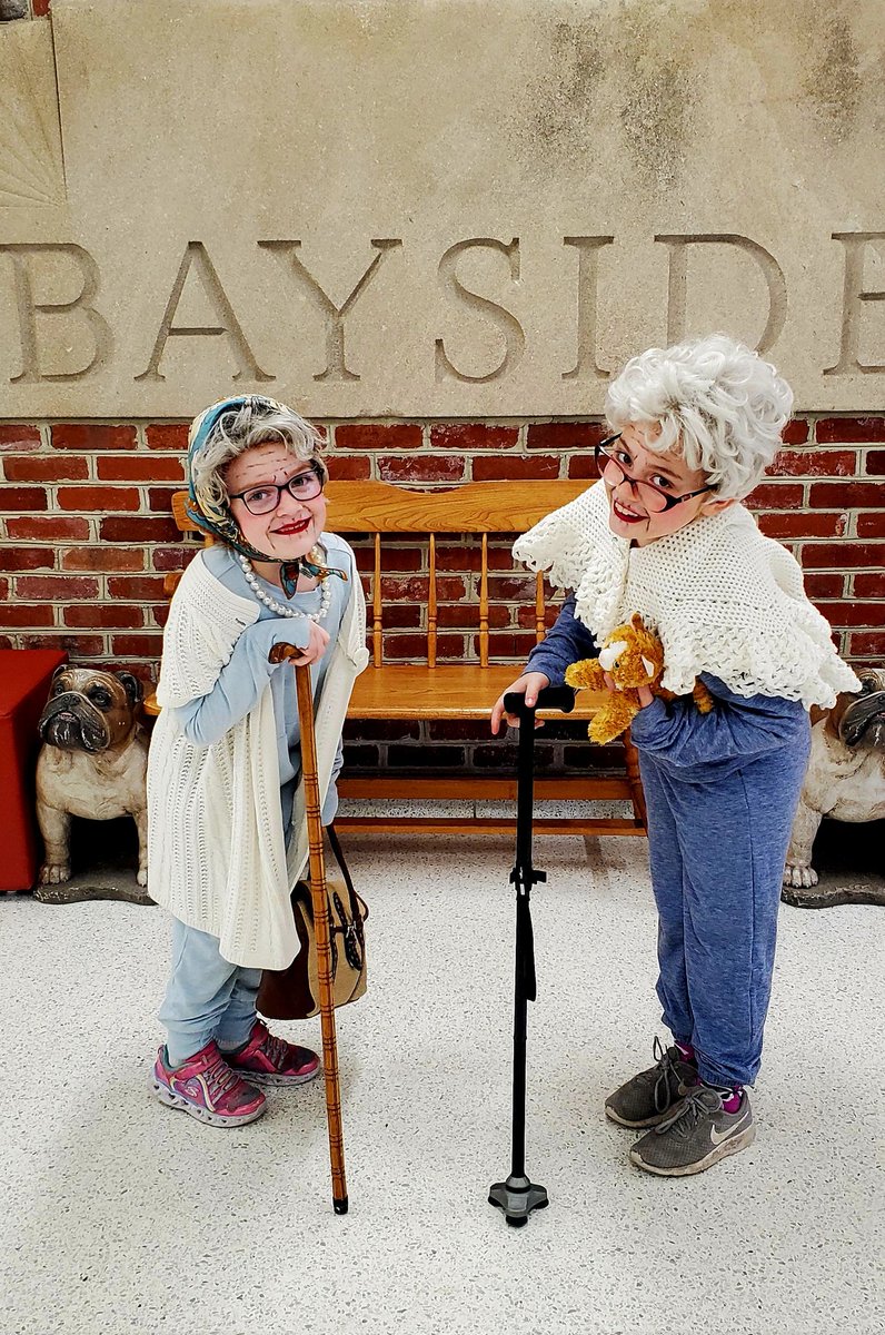 🎵♥️ 'Your heart is true,  you're a pal, and a confidant' ♥️🎵
Happy 100th Day of School! #baysideriseup @BaysideBulldog @CathyBrumm @MsOConnor33 @DawnetteFuller #100thdayofschool