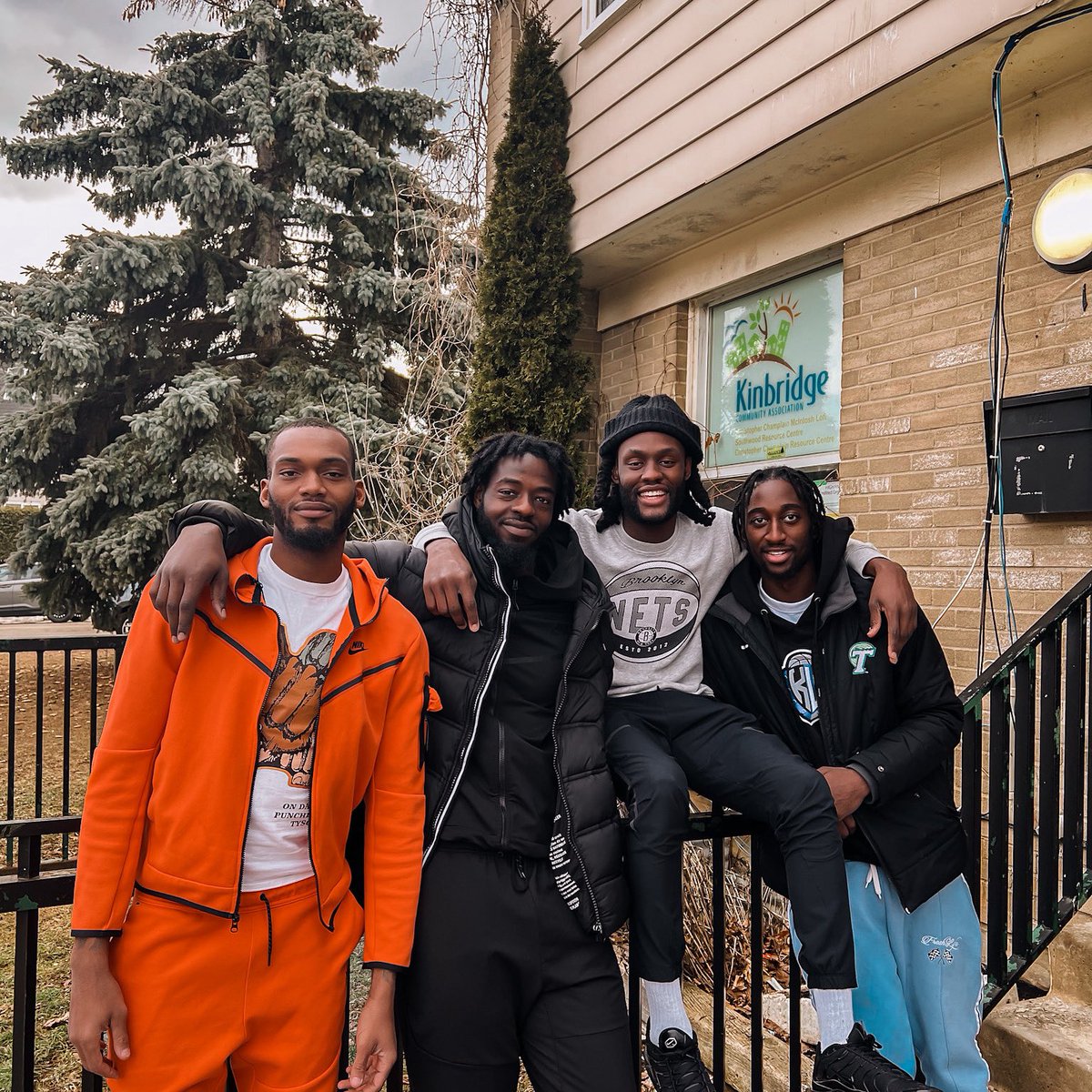 Yesterday a few of our players headed over to Kinbridge Community Association to hand out granola bars, books and socks to children as they got off the bus. 

Being involved in the community and connecting with the youth is extremely important to us.