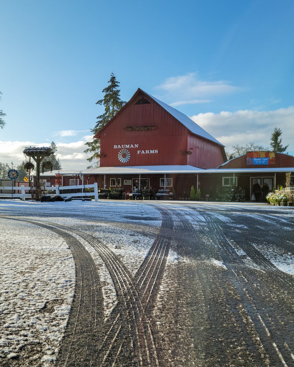 baumansfandg's tweet photo. Happy Valentine's Day! 💕 

#baumanfarms #oregonfarm #oregonsnow #valentinesday #oregonsnow #February #traveloregon #funonthefarm https://t.co/CULeYVbNtp