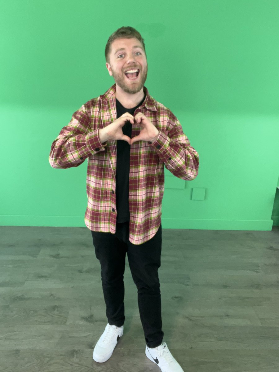 💙 Feeling the love today on set! Happy valentines everyone ☺️

#valentinesday #february14th #valentines #presenter #feelingthelove❤️ #happymood #palentines #greenscreen