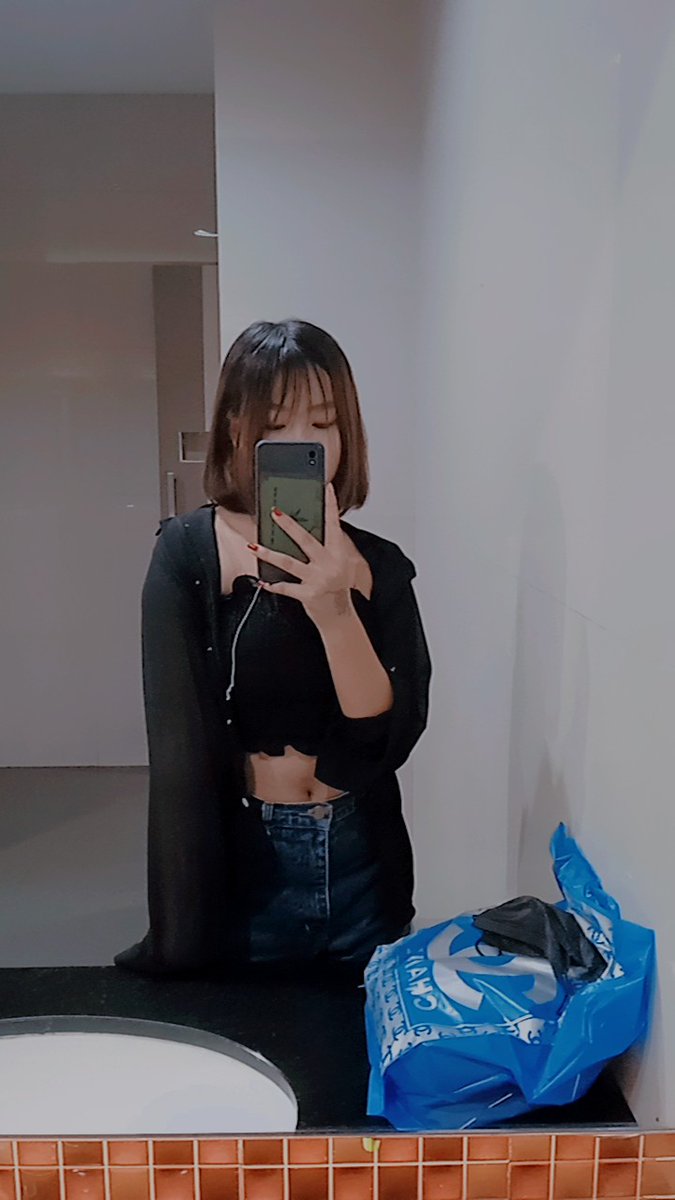 miowin2's tweet photo. သူၼ်ၸႂ်ထူဝ်း0995066218 https://t.co/vGSna5Jd7O