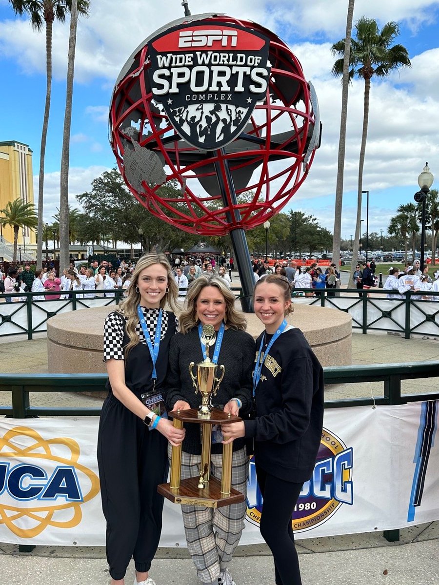 Cmag_cheer's tweet photo. We were so thankful to have our assistant principal Mrs. Huffman with us at Nationals.  Thanks for supporting both HS and MS Cheer!💛🖤 Tiger Family🐯Roar Tigers Roar! https://t.co/KkM2snmSjT