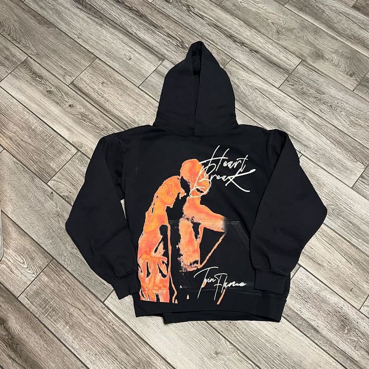 Ny_1k's tweet photo. JUST DROPPED ANOTHER HEATER "TWIN FLAME" HEAVYWEIGHT HOODIE IS NOW LIVE XS-XXL❤️‍🔥

LINK: https://t.co/POj3ED5IDt

THANK YOU FOR THOSE WHO SUPPORT ME.
HAPPY ANNIVERSARY HBK https://t.co/3W5iFZ3xs1