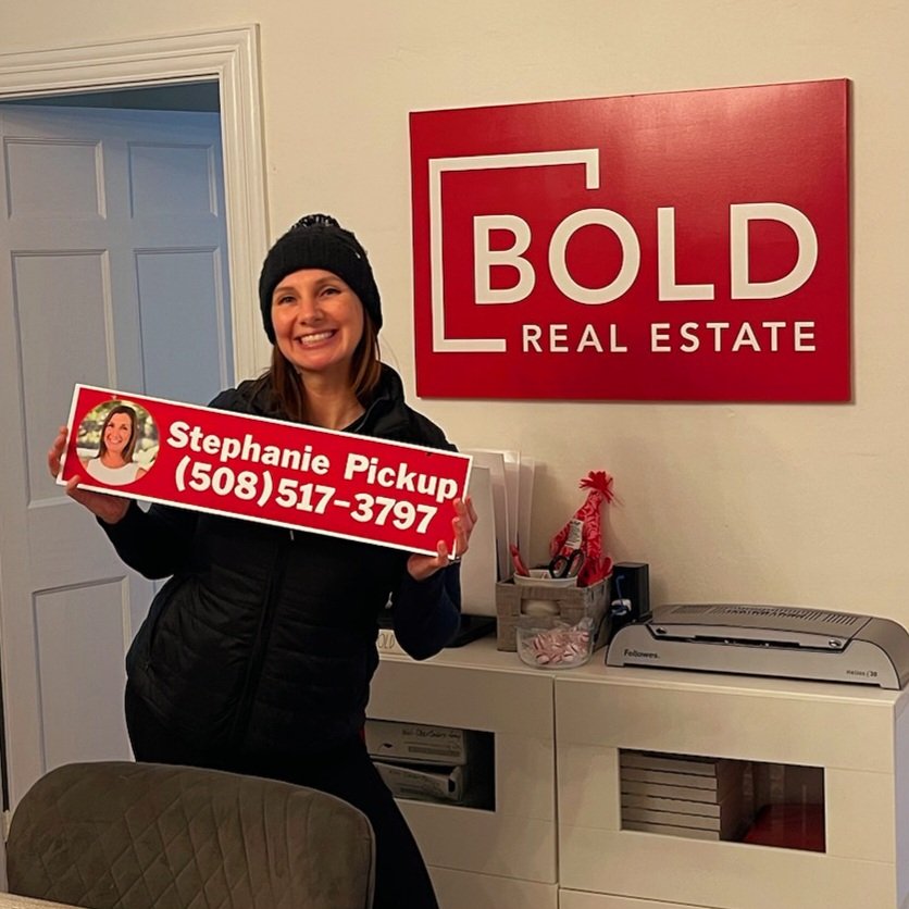 SPickupRealtor's tweet photo. Sign me up 😉🏠 
I can always count on our friends at Village Signs in #MattapoisettMA for quality work, fair prices, and great customer service! Thinking about selling your home? Contact me for your free Comparative Market Analysis 🏠 #realtor #sellersagent https://t.co/gffvWyp2ci