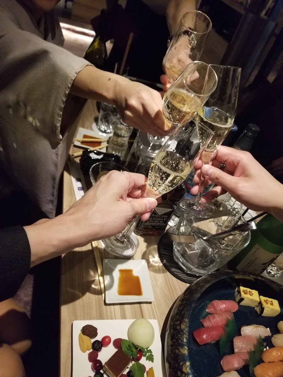 xuranushix's tweet photo. クラブのママに道端で会い強制連行💦 https://t.co/g3wIKNqZop