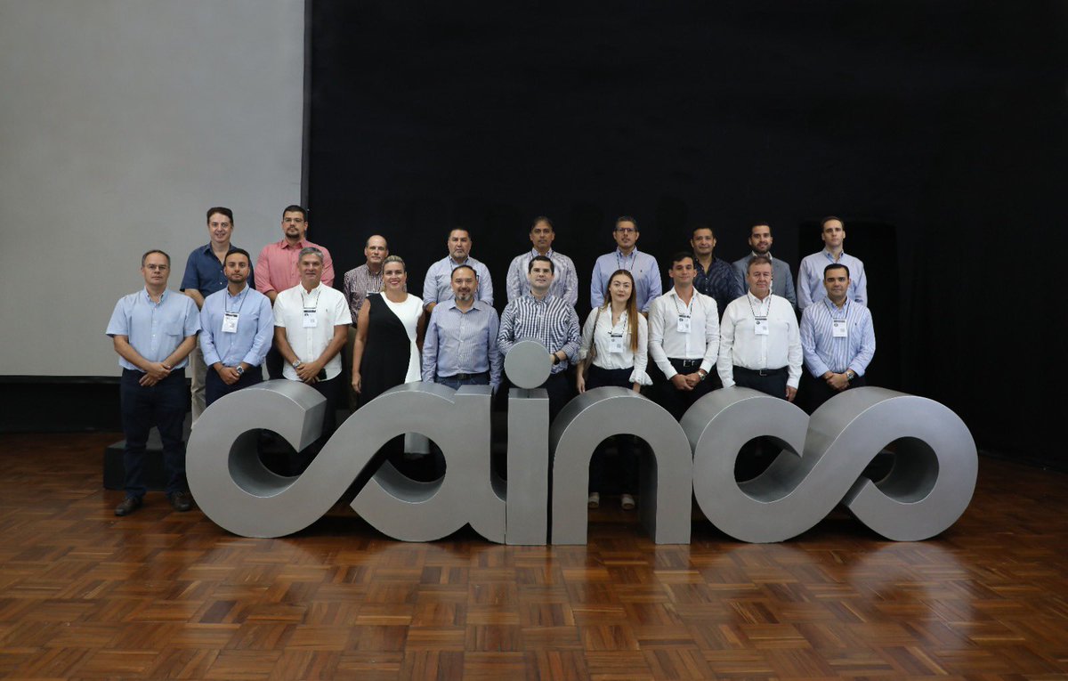 Un joven y brillante empresario cruceño liderará la institución empresarial mas emblemática e importante de Bolivia y una de las mas respetadas de la región. Felicidades <a href="/jpierread/">Jean Pierre Antelo</a>, Presidente electo del directorio de <a href="/CAINCOBOLIVIA/">CAINCO</a> .