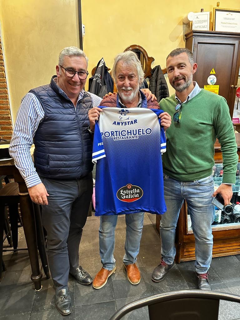 En <a href="/CiudadDeHuelva/">𝘾𝙞𝙪𝙙𝙖𝙙 𝙙𝙚 𝙃𝙪𝙚𝙡𝙫𝙖</a> <a href="/anystarbasket/">Anystar</a> nos sentimos honrados y agradecidos de contar un ańo más con el apoyo de un referente  en Huelva,como es <a href="/Portichuelo_/">Portichuelo</a> Visitarles siempre es un placer,tanto cuando tenemos algo que celebrar🏆como cuando queremos pasar un rato entre amigos.GRACIAS