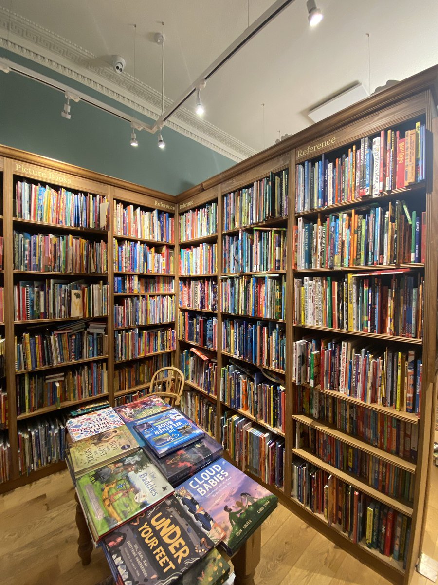 Loving how big the children’s non-fiction section is in <a href="/ToppingsEdin/">Topping & Company Booksellers of Edinburgh</a> 🤩