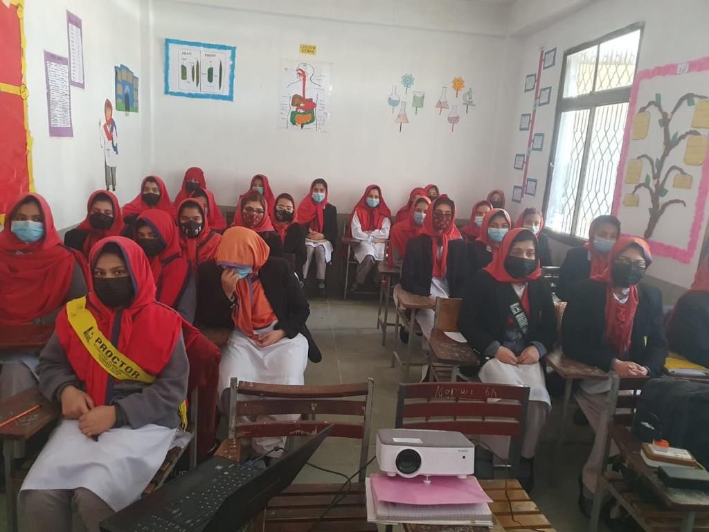 #SocietyForYouth organised its 30th #YouthMenstrualHealth session on the topic #MenstrualHealthManagement at  Iiui(International Islamic University Islamabad School) at Charsadda. #40in4Campaign