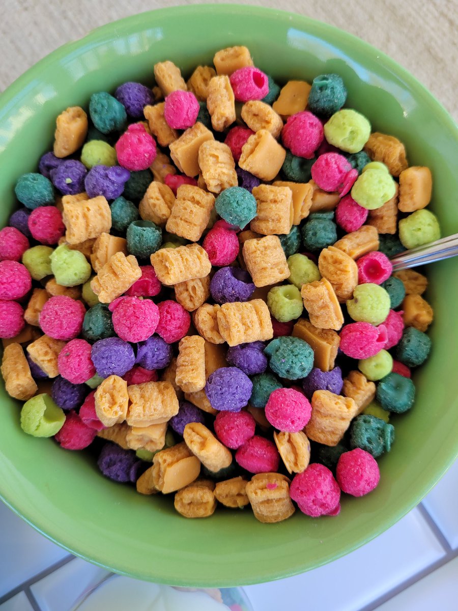 InedblCreations's tweet image. While we dislike replacing silicone molds, sometimes you just have to make a change. 

We are very happy with the NEW Crunch Berries mold!  🥣 😋 

#new #Embeds
#SmallBiz