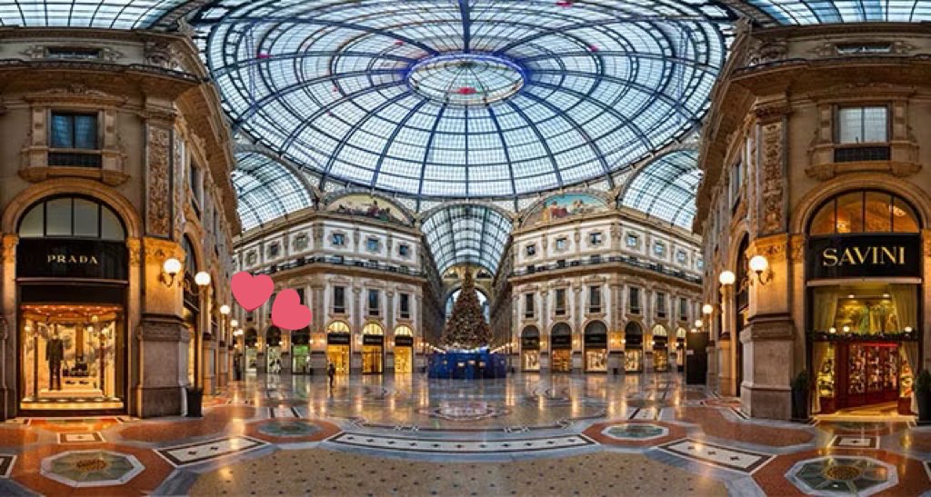 shiningnyu's tweet photo. Okay lemme tell you how major this #JAEHYUN for #PradaSS23 window is. These two windows are one of the best spot in Gal Vik with the prime exposure. It is situated on the main square where EVERYONE has to go through. How #Prada has entrusted in JH to attract people though 🥹🖤✨ https://t.co/xGM0TEdyfS