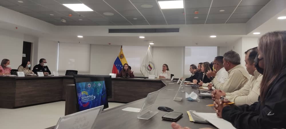 mppsp_vzla's tweet photo. #14Feb Siguiendo los lineamientos de nuestro Pdte. @NicolasMaduro el @mppsp_vzla recibe a la nueva líder de la cartera penitenciaria V/A Celsa Bautista, para seguir consolidando los logros alcanzados y continuar con el Fortalecimiento Integral del Sistema Penitenciario nacional. https://t.co/in7p9wZPBL