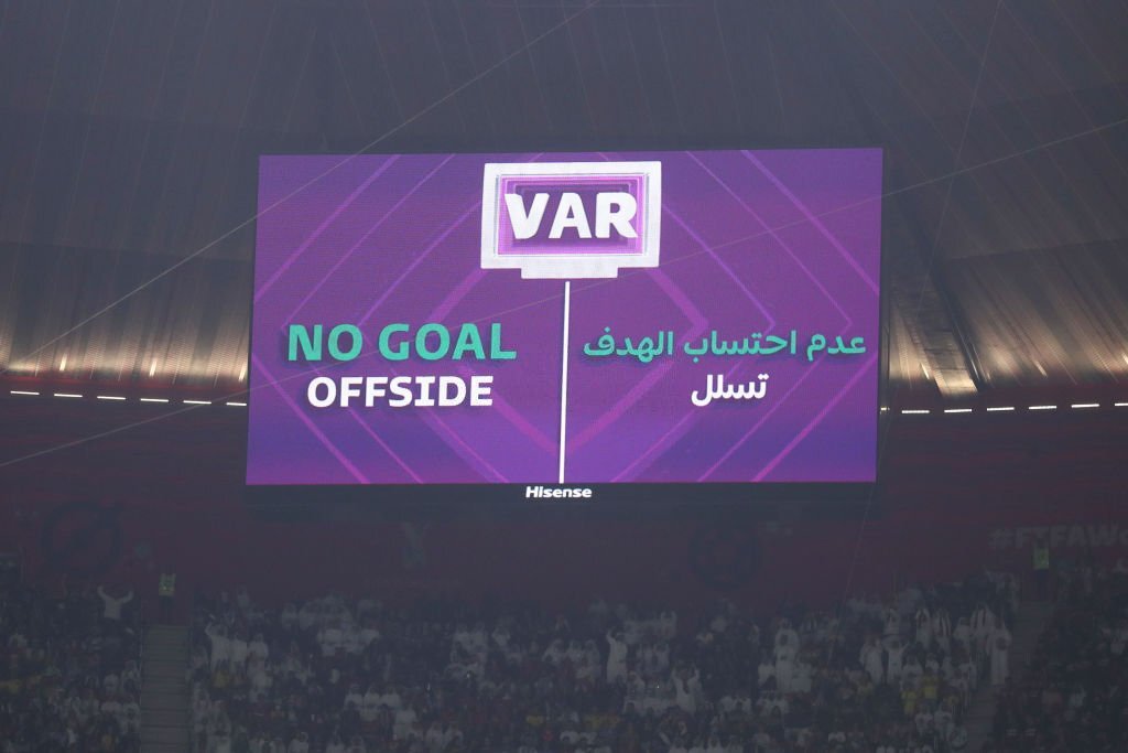 "Antes era un penalti no señalado, ahora es un fuera de juego que se escapa (uno de cientos) y en el futuro, cuando la figura del árbitro no exista [...], será un error de programación de la IA"

✍️"El error humano", por <a href="/PimenMarcos77/">Marcos Pimentel</a> 

🔗spherasports.com/el-error-human…