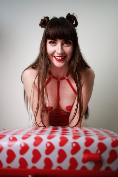 I'll be logging on tonight on CB and MV to collect your last raffle tickets to be my valentine and votes<a href="/tag/swers"class="tags"><span>#swers</span></a>