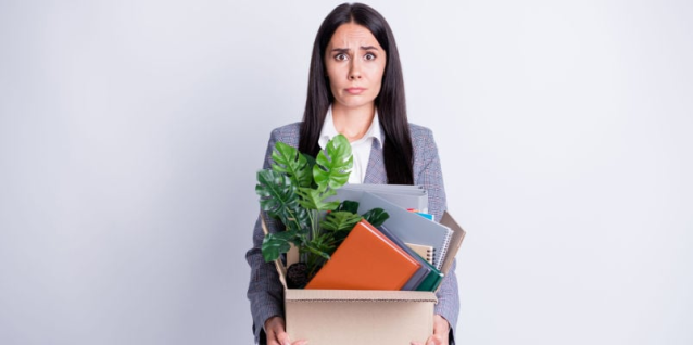 Social_Sarah11's tweet photo. Getting laid off is never pleasant. Besides denting your finances, a #layoff can cause emotional distress. Get tips in this post for cushioning the blow. https://t.co/IfbS8cQIxk https://t.co/zaRKJreefQ