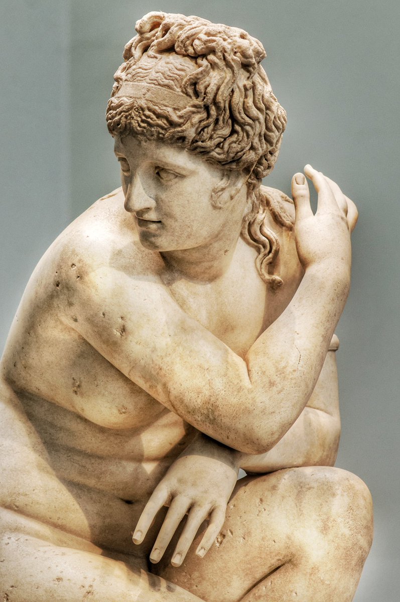 ArysPan's tweet image. &quot;Lely Venus&quot; – Crouching Aphrodite type. 
Aphrodite surprised as she bathes. Roman copy of the 2nd c. AD after an original Greek (Hellenistic period).