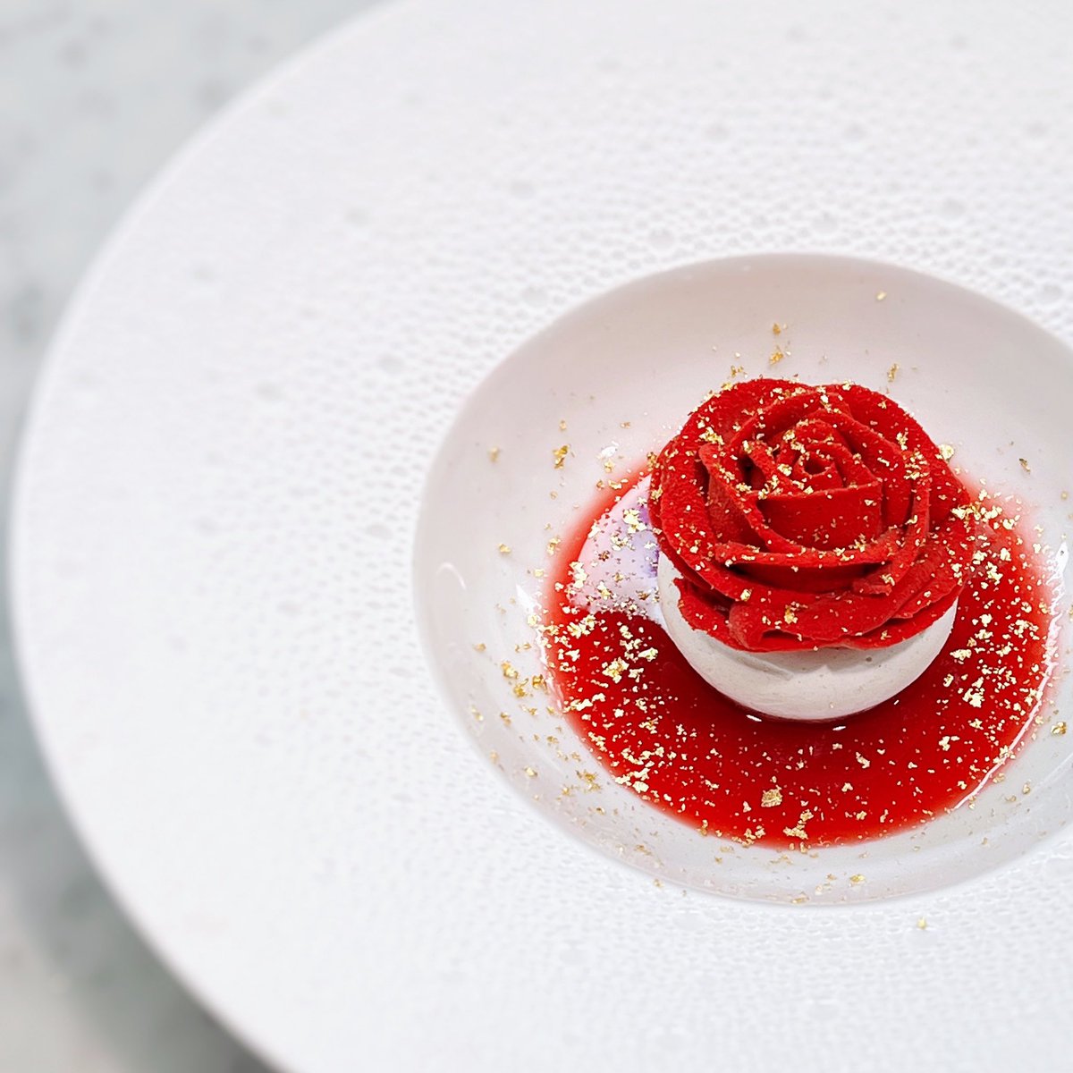 HAPPY VALENTINE’S DAY! 🤩💌 Red Fruit Pavlova Preserved Cherry Blossom, Raspberry-Rose Sorbet 🌸🌹 #lebernardin #chefericripert #valentinesday