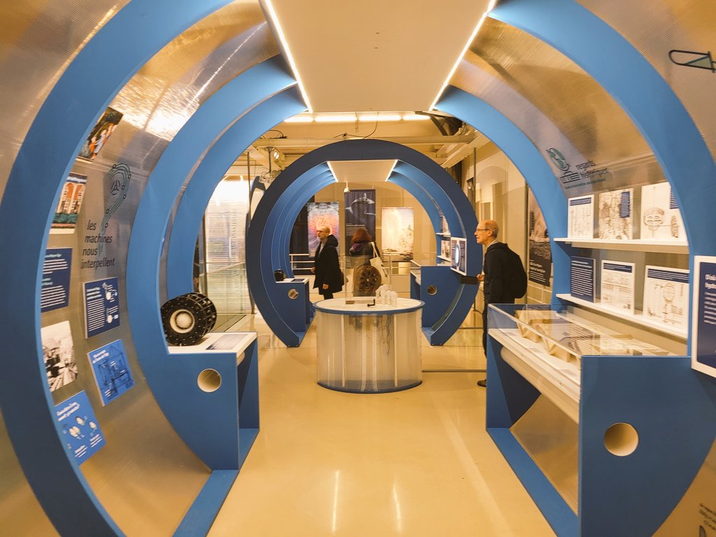 psl_univ's tweet photo. Inauguration de l'exposition "l'eau ça turbine" en partenariat avec @eaudeparis au Pavillon de l'Eau. L'objet de l'expo est de convier le visiteur à re-découvrir son rapport à l'eau. Elle offre un dialogue interdisciplinaire entre physique, chimie, histoire et géopolitique... https://t.co/ex752m5HSS